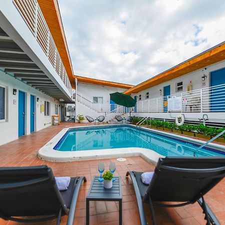 Cozy 1 Bedroom With Pool Steps From The Beach #47 Hollywood Exterior foto