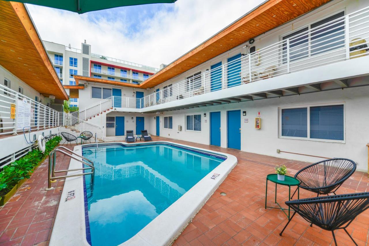 Cozy 1 Bedroom With Pool Steps From The Beach #47 Hollywood Exterior foto
